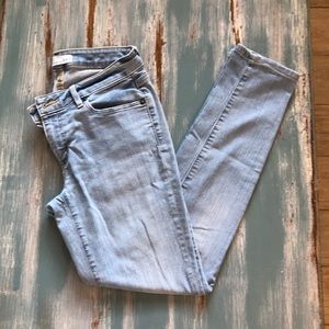 LOFT Light Wash Curvy Skinny Crop Jean